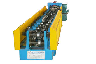 중국 C Z 도리는 사슬 전송에 의하여 기계 15KW의 형성을 냉각 압연합니다 협력 업체